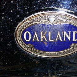 Oakland Motor Car Company logo